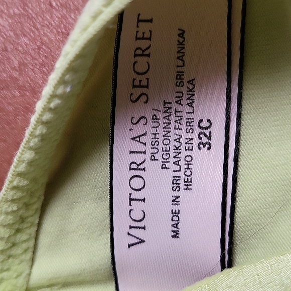 Victoria Secret PINK - T-Back Front Closure Bra - 32C - Picture 3 of 3